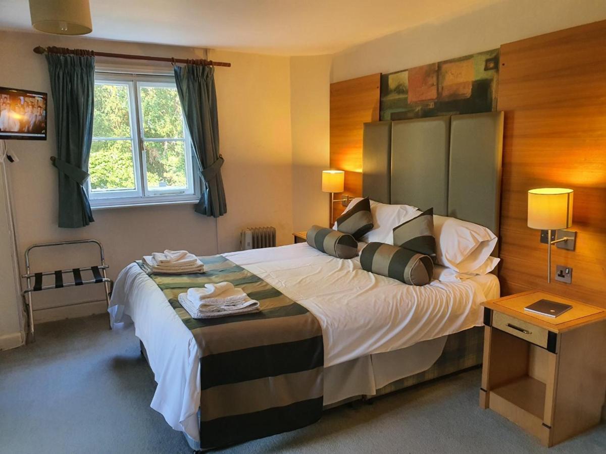 The Bull Hotel Downton  Екстериор снимка
